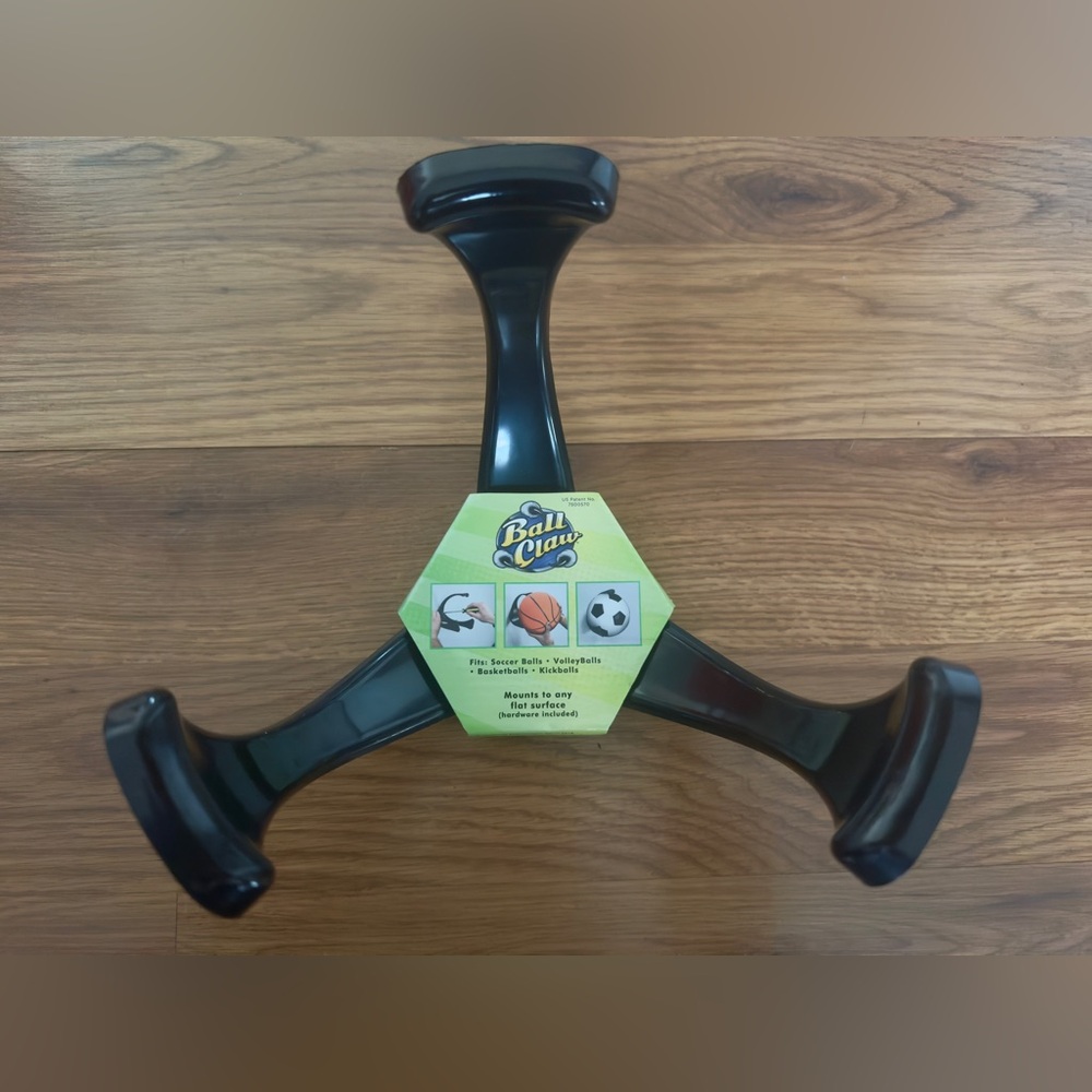 Original Ball Claw Kool Looking Black ⚽️ 🏈 Ball Holder Wall Mounted New